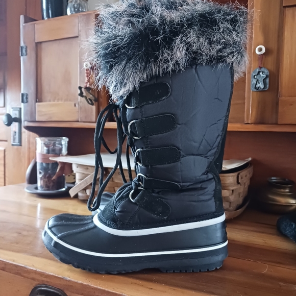 Sorel Snow/Rain Boots - Picture 9 of 9